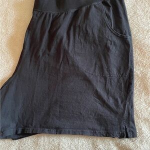 Black cotton plus size shorts with pockets, size 5X